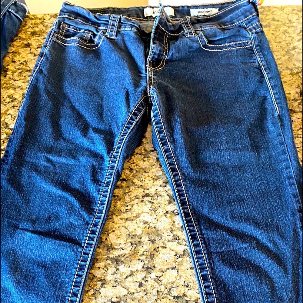 The buckle Daytrip jeans extra long 33 inch.